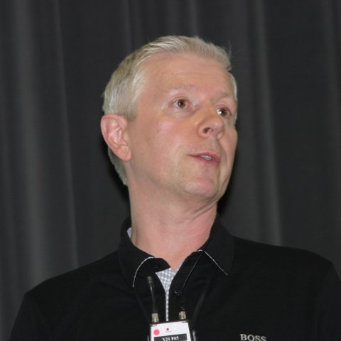 02_speakers_sm16_460