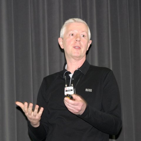 02_speakers_sm16_463