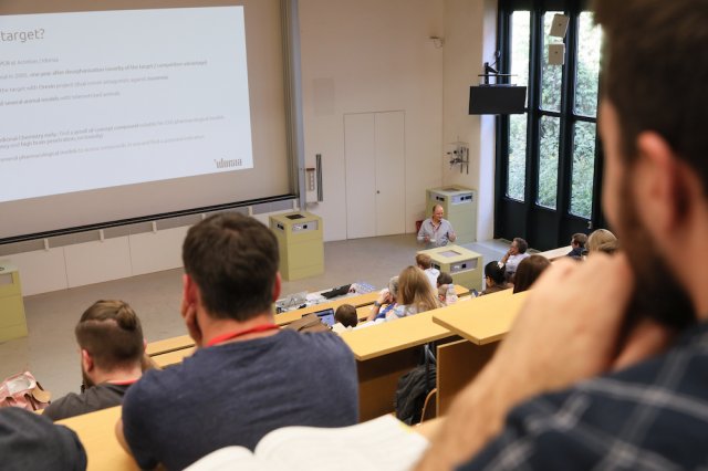 fm18_postersession_878